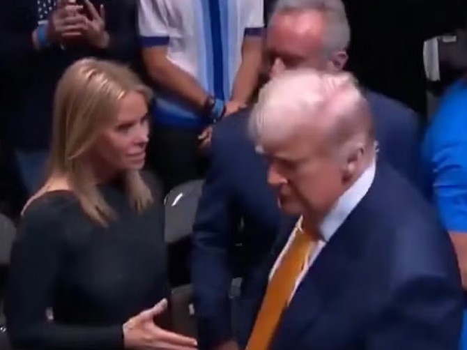 Donald Tramp brutalno ponizio poznatu glumicu, njen muž sve gledao - obojica na meti kritika