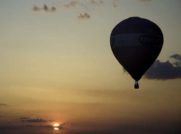 Balon z turystami zahaczył o linię wysokiego napięcia