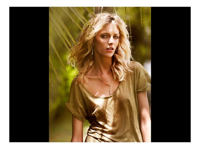 Anja Rubik w biżuterii Apart - sesja w Australii