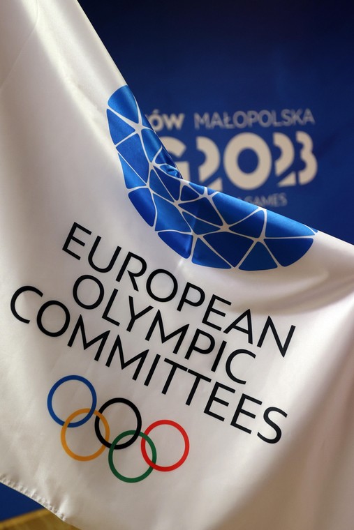 Uroczystość przekazania władzom Zakopanego symbolicznej repliki flagi Stowarzyszenia Europejskich Komitetów Olimpijskich