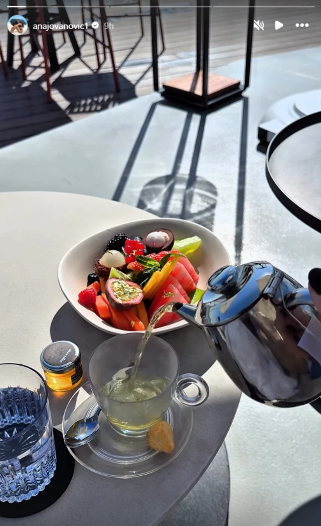 Peđa Jovanović čeka neizbežnu operaciju, a evo u kom izdanju je snimljena njegova supruga Ana! (Foto)