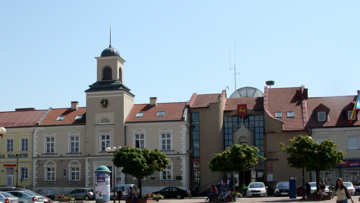 Prawdopodobnie tylko do końca roku będzie można bezpłatnie parkować w Łomży. Prezydent Miasta złożył w radzie wniosek o przywrócenie płatnej strefy.