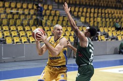 Pewne zwycięstwo w Gdyni. Legia o krok od gry w fazie play-off