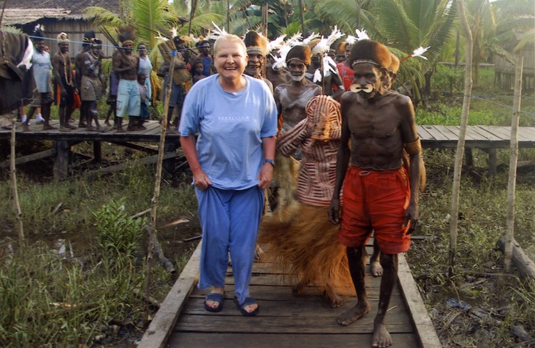 W wiosce Asmatów w Irian Jaya na nowej Gwinei
