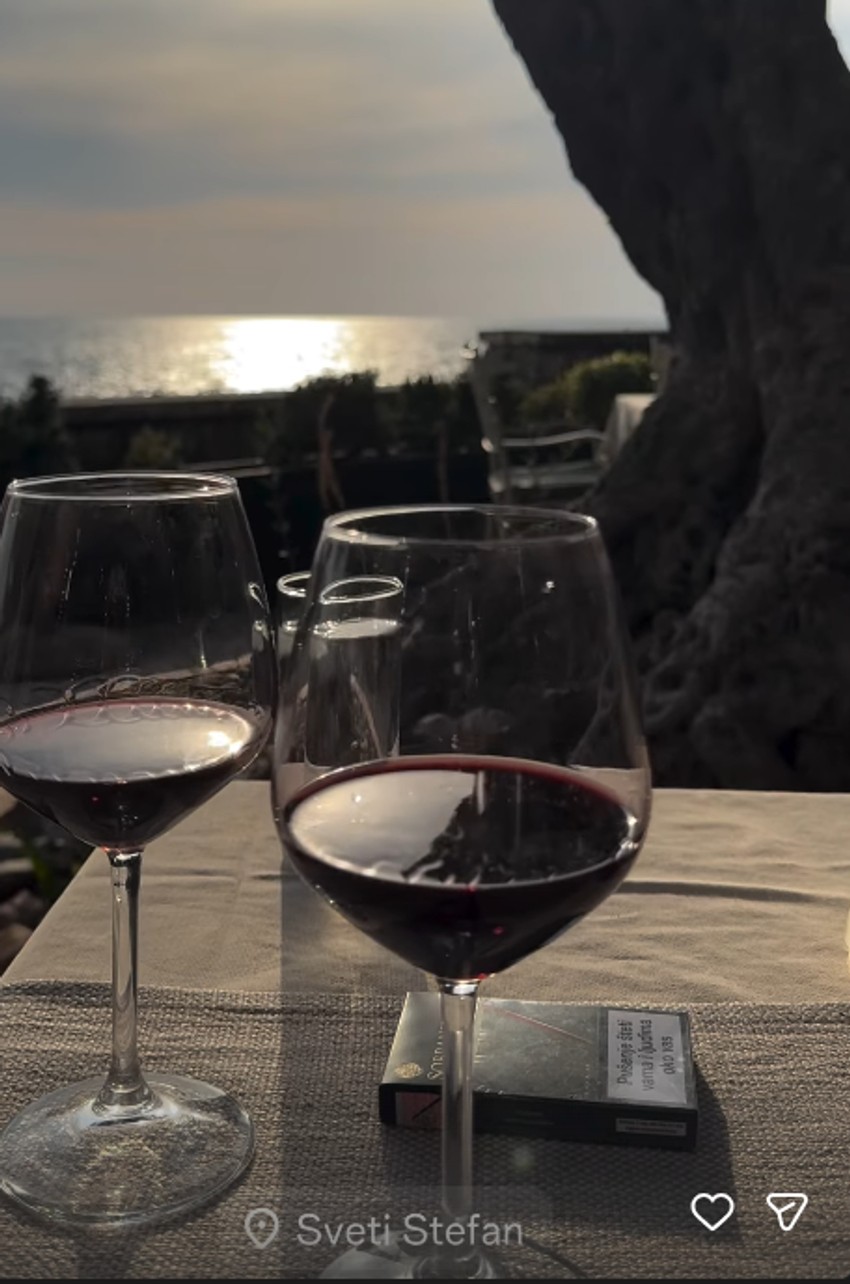 Dara Bubamara podelila slike sa Svetog Stefana