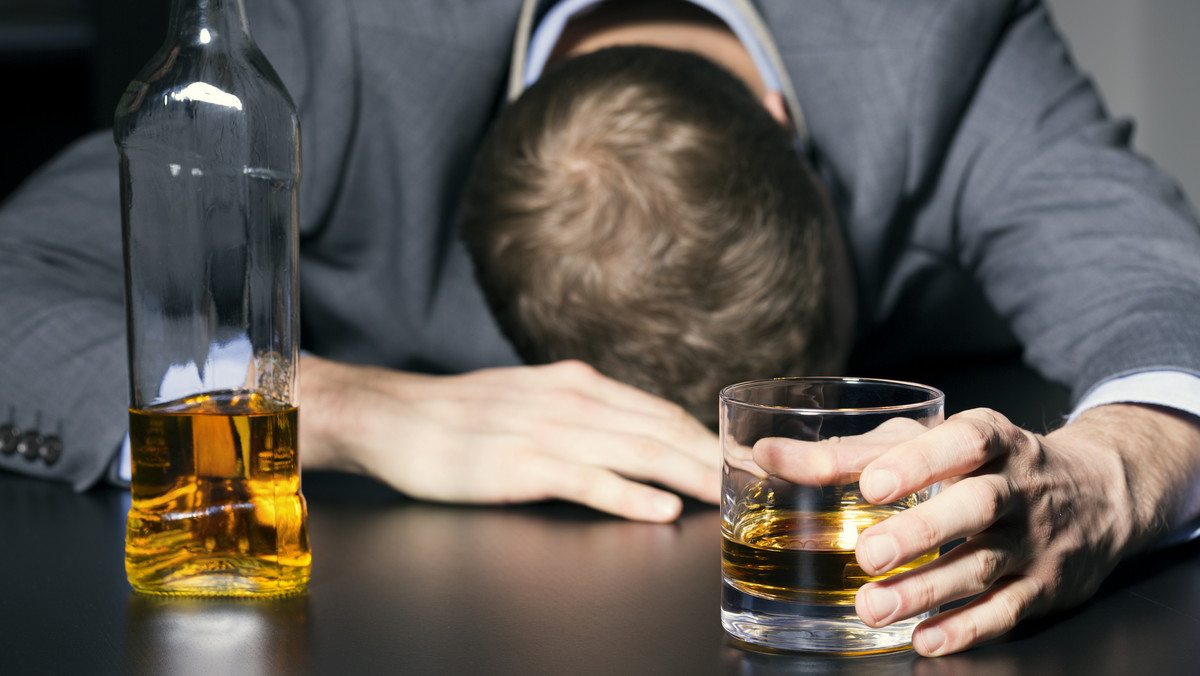 Wbrew wcześniejszym założeniom naukowców mózg nie zaczyna się regenerować od razu po odstawieniu alkoholu. Do uszkodzeń dochodzi jeszcze przez sześć tygodni.