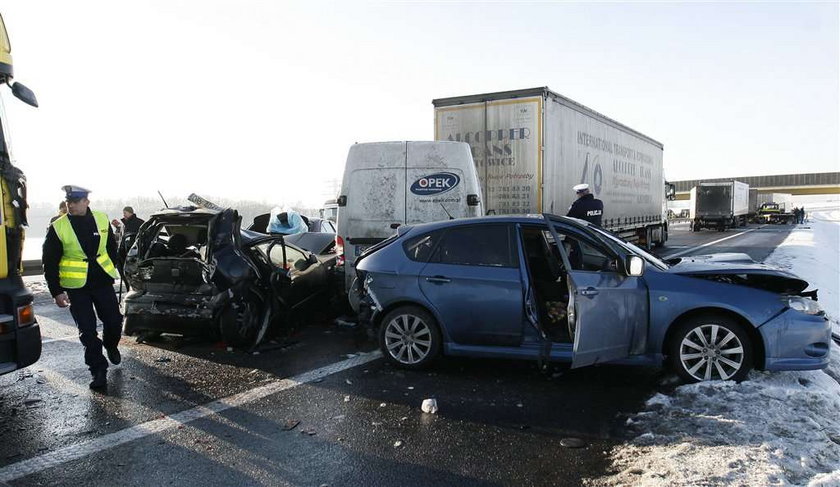 Ofiary śmiertelne w karambolu na A4. Trasa zablokowana