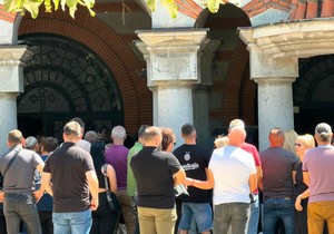 Sahrana ćerke Nevene Hot