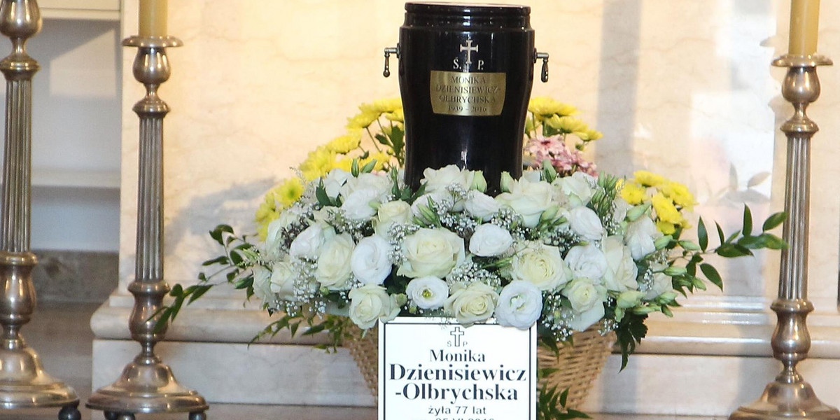 Pogrzeb Moniki Dzienisiewicz-Olbrychskiej