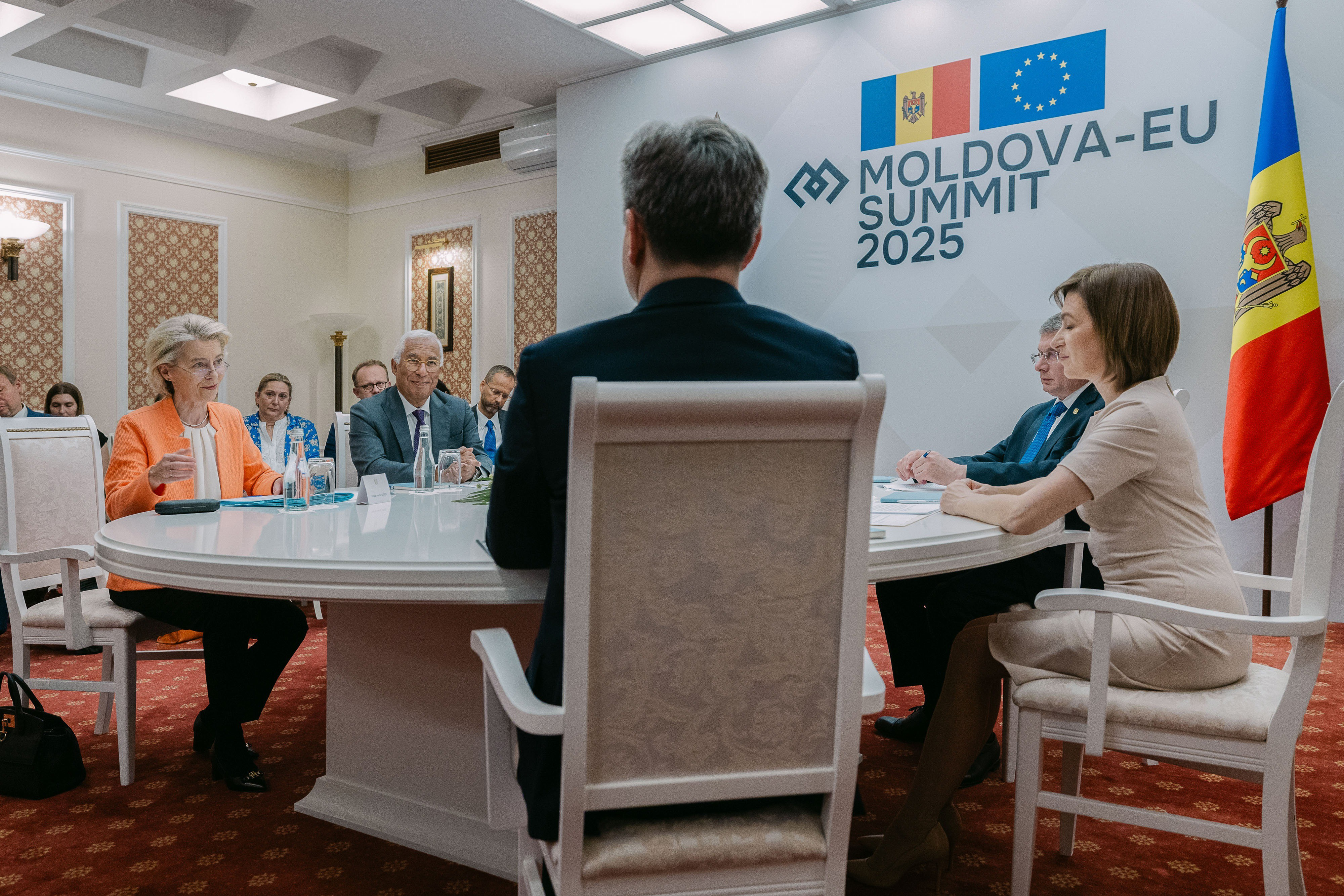 UE acelera adhesión de Moldavia: Von der Leyen presiona