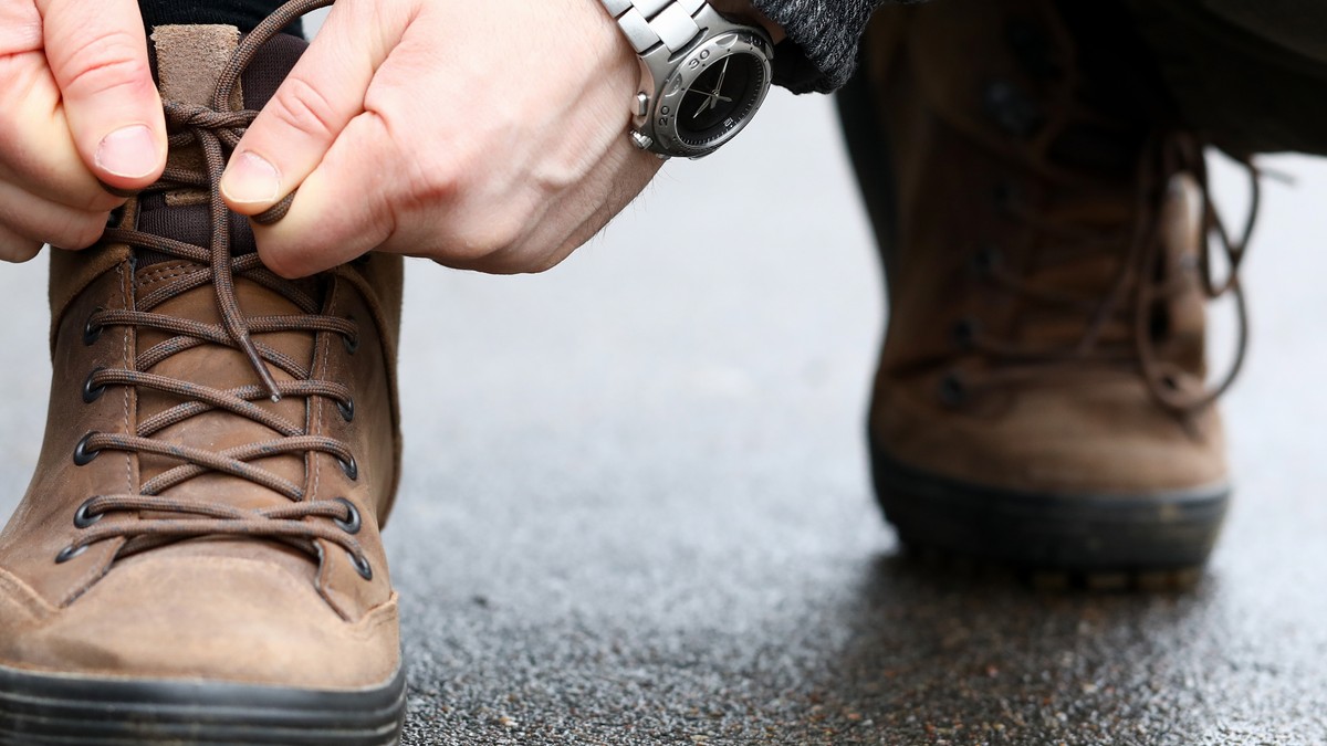 Proceduralno pamćenje je vrstu nedeklarativnog pamćenja, što znači da je zasnovano na radnjama