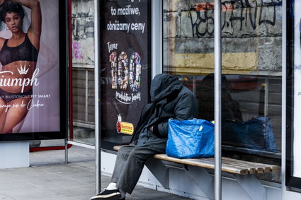 Skrajne ubóstwo dotyka coraz większej liczby Polaków. Tarcze antykryzysowe nie pomogły