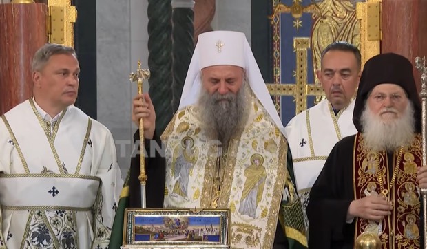 Momenat kad Patrojarh Porfirije plače