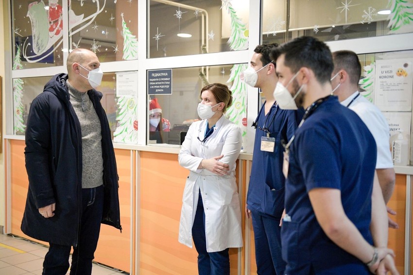 Lončar poseta posle ponoći