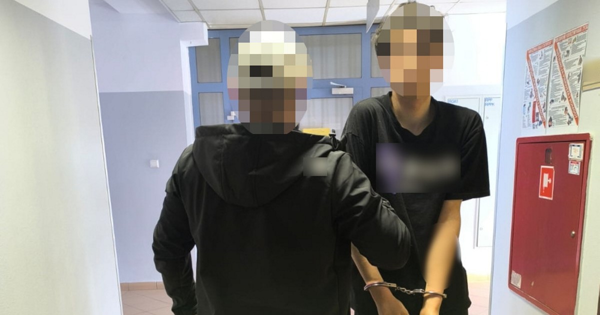 Maczety w mieszkaniu na Bemowie. Ofiara zmuszana do upokorzenia