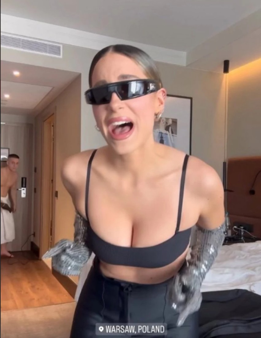 Sari Jo upao go dečko u kadar