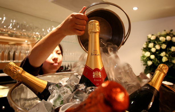 Rosja: wojna o szampan i inne luksusowe alkohole trwa