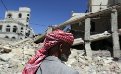 Dziesiątki zabitych i rannych w nalotach na obóz Al-Kaidy