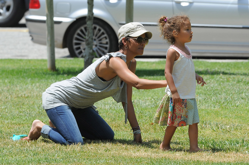 Halle Berry 