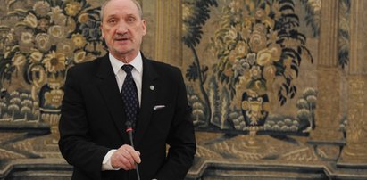 Macierewicz: To zbrodnia wojenna Rosji