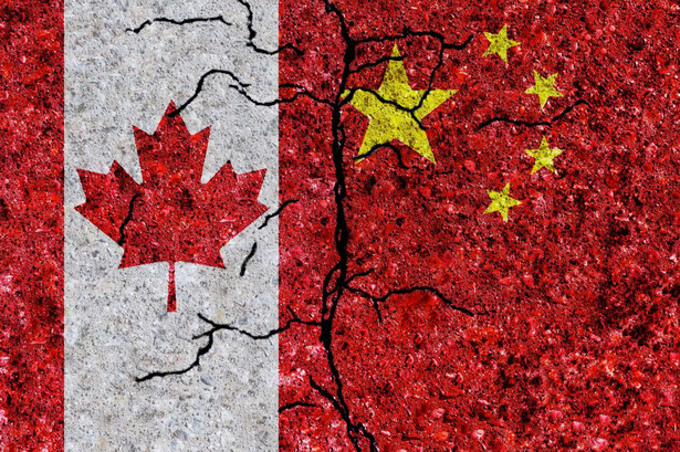 Flagi Kanady i Chin