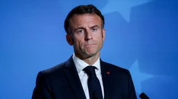 prezydent francji: wolność nigdy nie była tak zagrożona od 1945 roku