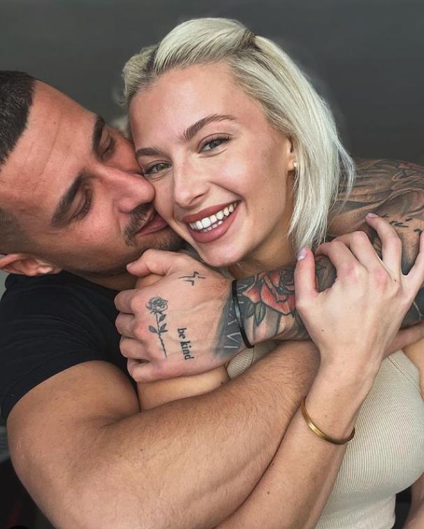 Laura a Martin: Zaľúbili sa v reality šou Love Island. 