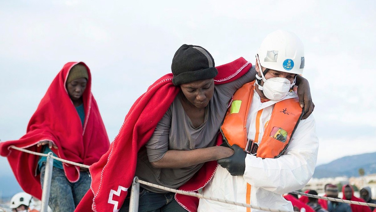 Migrantka z Somalii zmarła z zimna w górskim regionie Bułgarii przy granicy z Turcją - poinformowała telewizja publiczna. Kobieta była w grupie migrantów zatrzymanych w okolicach wioski Rawadinowo niedaleko czarnomorskiego miasteczka Sozopoł.