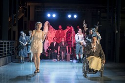 "Ciekawa pora roku". Okrutna bajka bez morału i szczęśliwego zakończenia