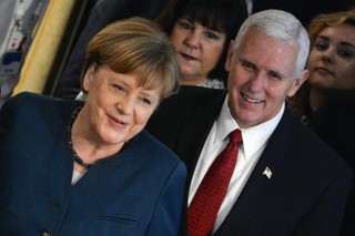 Walka o jedność NATO w Monachium. Zapewnienia USA nie przykryją chaosu