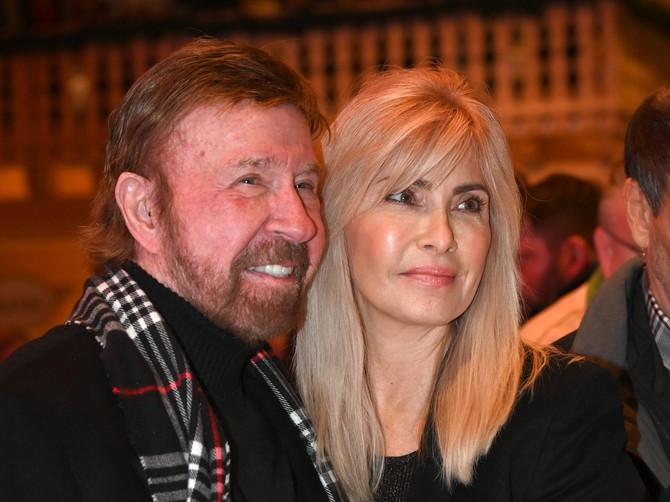 Čak Noris i Đina O'Keli