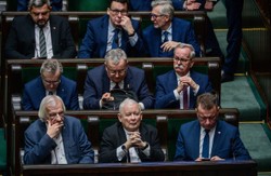 Kaczyński mówi o torturach. "Jestem przekonany, że to osobista decyzja Tuska"