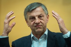 Profesor Zybertowicz: Teczki Wałęsy i marsz KOD mogą być elementami wojny hybrydowej Moskwy