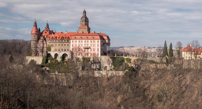 Zamek jak z baśni! Ta świąteczna magia oczaruje każdego. Jedź koniecznie