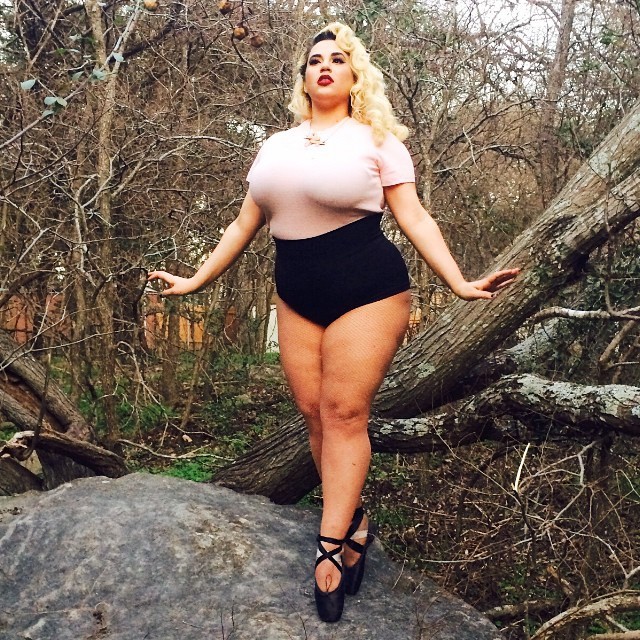 frostine shake, sztiptíz, duci, kövér, intagram, modell, tánc, balett, táncos, show, testalkat, hajlékony