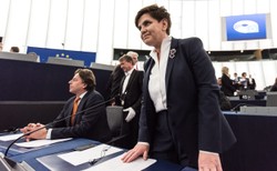 Szydło mówi o milionie ukraińskich uchodźców w Polsce. Ukraińskie media: Taki status otrzymały dwie osoby