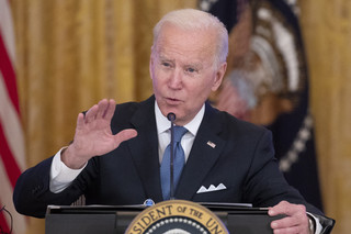 Prezydent Biden rozważa nałożenie bezpośrednich sankcji na Putina