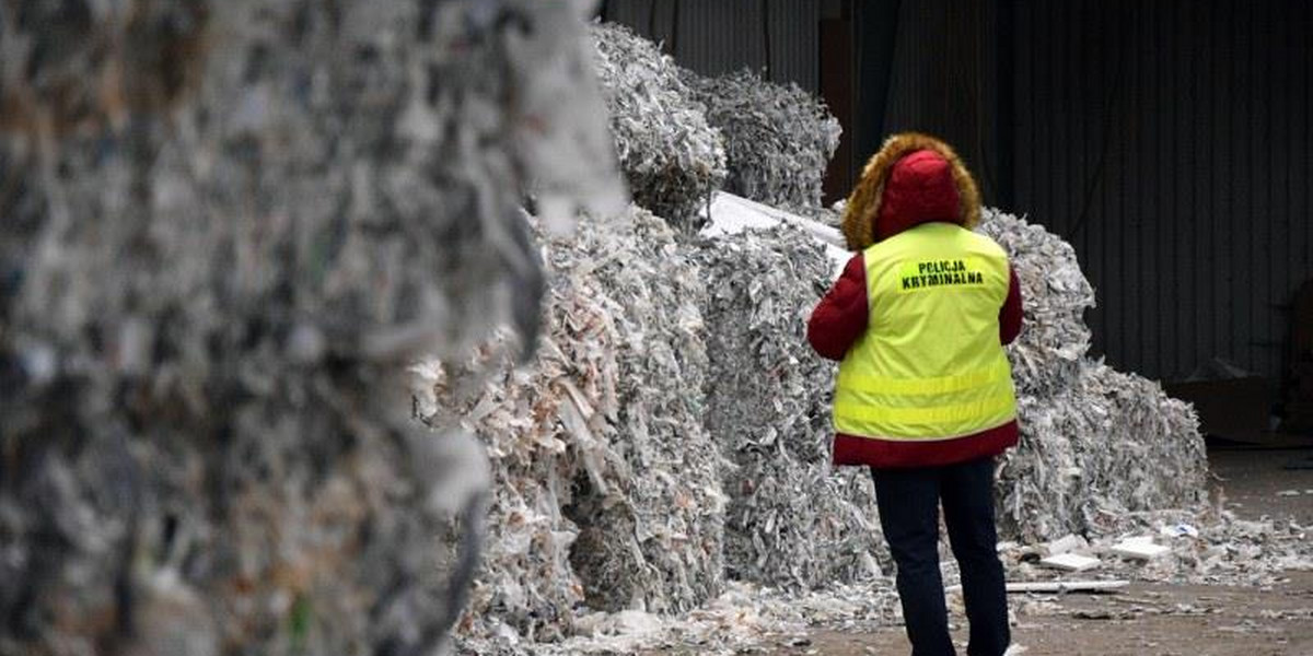 Skandal! 220 ton śmieci z Anglii trafiło do Polski. Co się z nimi stanie?