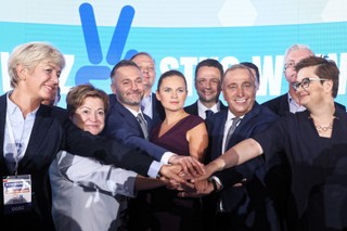 Sześciopak Schetyny vs piątka premiera