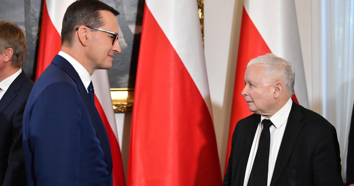 "Mateusz oszalał". Kaczyński jest wściekły, iż Morawiecki ujawnia kulisy ważnych decyzji PiS