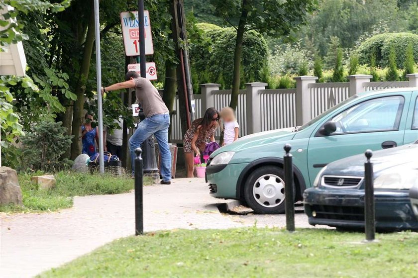 Dubieniecki z Kaczyńską na plaży. Walczy o nią?