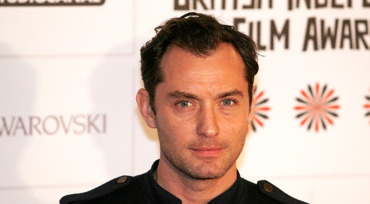 Jude Law legújabb filmje el van átkozva