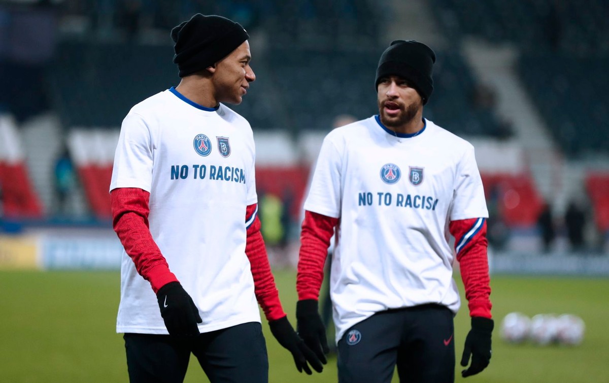 Kylian Mbappe i Neymar na rozgrzewce
