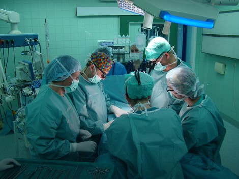 Dr Đorđević obavlja transplataciju materice