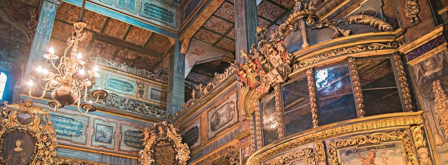 Świdnica. Barokowa ambona (1729 r.) oraz spektakularny ołtarz główny (1752 r.) to najcenniejsze elementy świdnickiego kościoła pokoju.