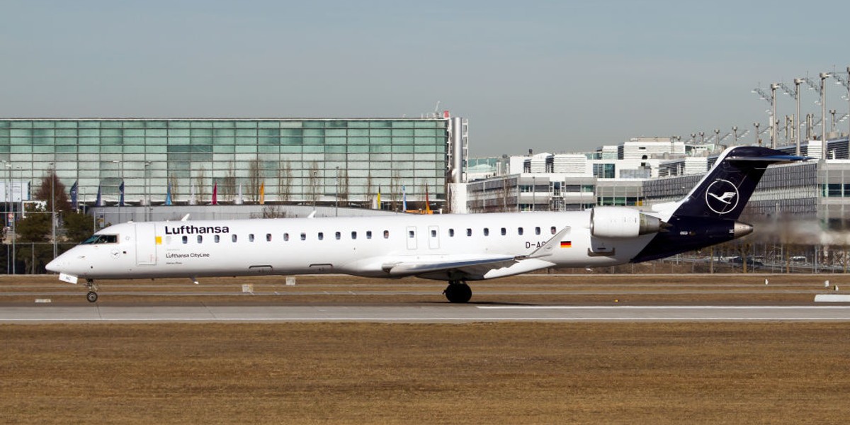 Bombardiery CRJ-900 można spotkać na trasach regionalnych obsługiwanych m.in. przez linie lotnicze Lufthansa, Nordica i Adria Airways