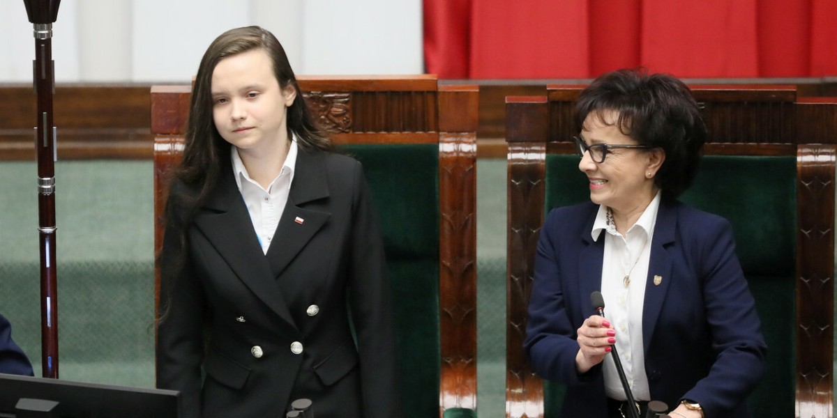 Wiktoria Mielniczek i marszałek Elżbieta Witek w Sejmie