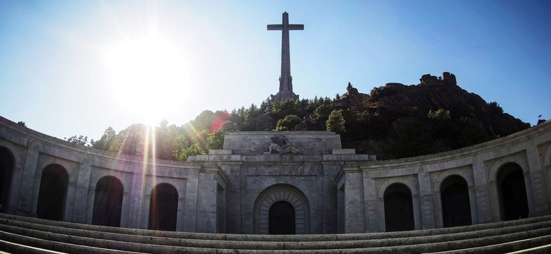 Sąd Najwyższy wstrzymał ekshumację generała Franco. "Jego obecność w mauzoleum uwłacza pamięci ofiar"