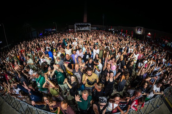 ARSENAL FEST - FESTIVAL KOJI ŽIVI CEO REGION: U susret jednom od omiljenih letnjih festivala u regionu koji će se ove godine održati od 25. do 27. juna u autentičnom prostoru Kneževog arsenala