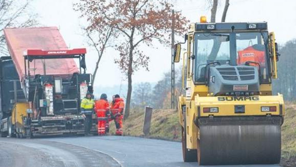 "Głos Koszaliński": - Jeszcze w tym roku odcinek drogi krajowej numer 37 z Karwic do Darłowa będzie gotowy - zapowiadają przedstawiciele inwestora.